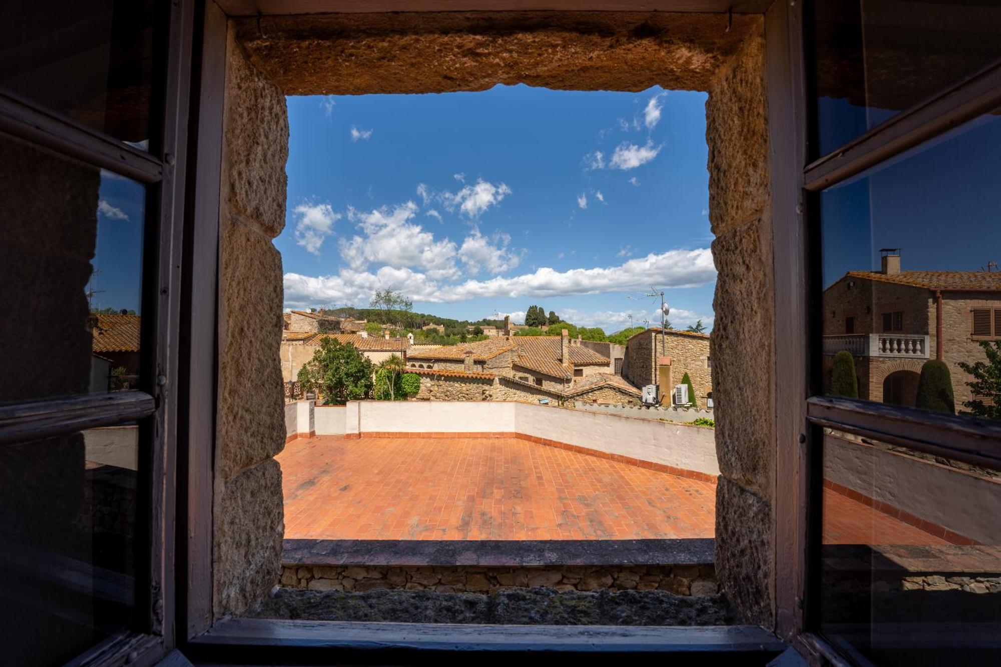 Deco - Casa Castell De Peratallada Exteriér fotografie