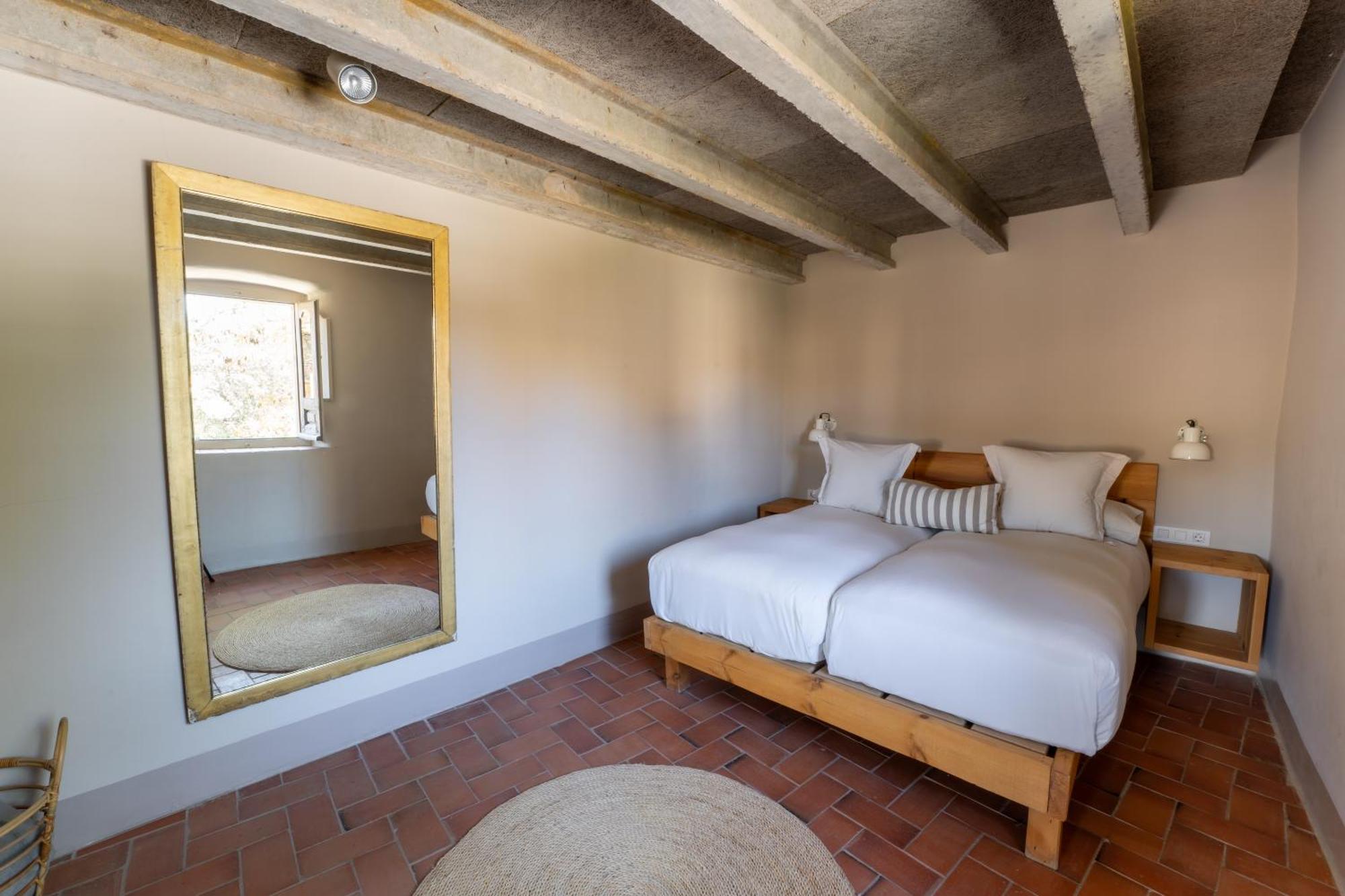 Deco - Casa Castell De Peratallada Exteriér fotografie