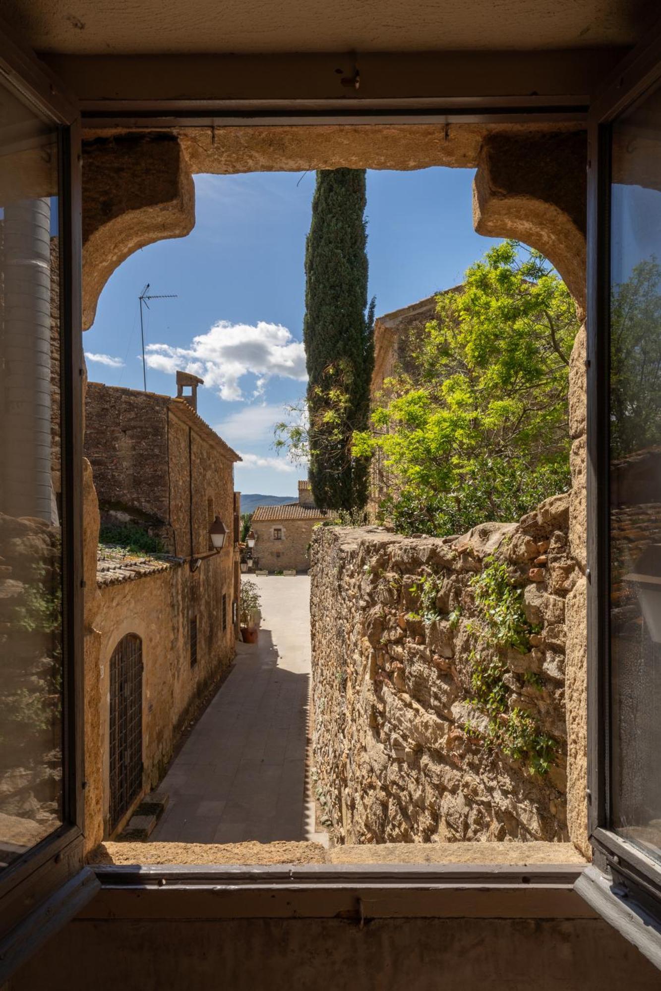 Deco - Casa Castell De Peratallada Exteriér fotografie